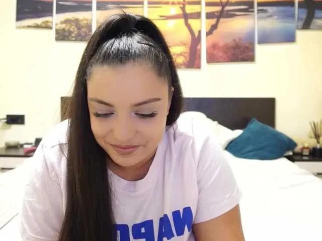 Freechat adellineee on BongaCams