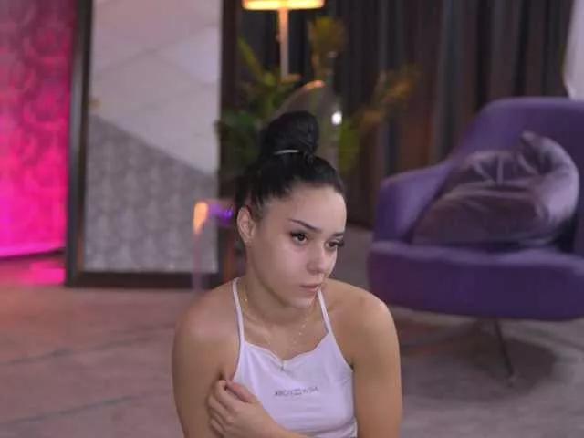 CherrySelena on BongaCams