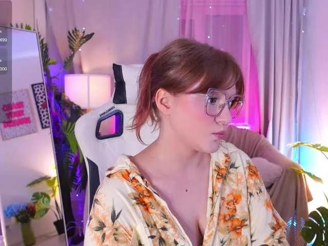 CrazyWine on BongaCams