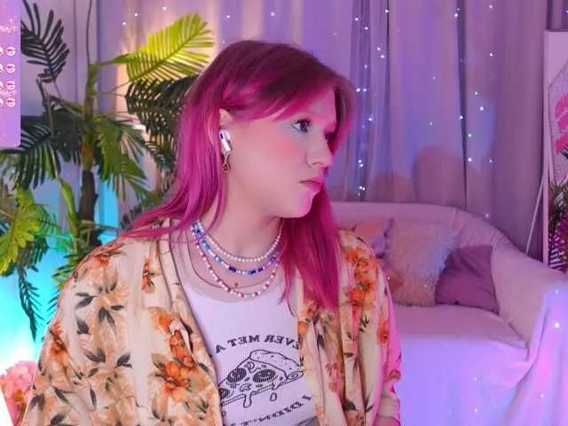 CrazyWine on BongaCams