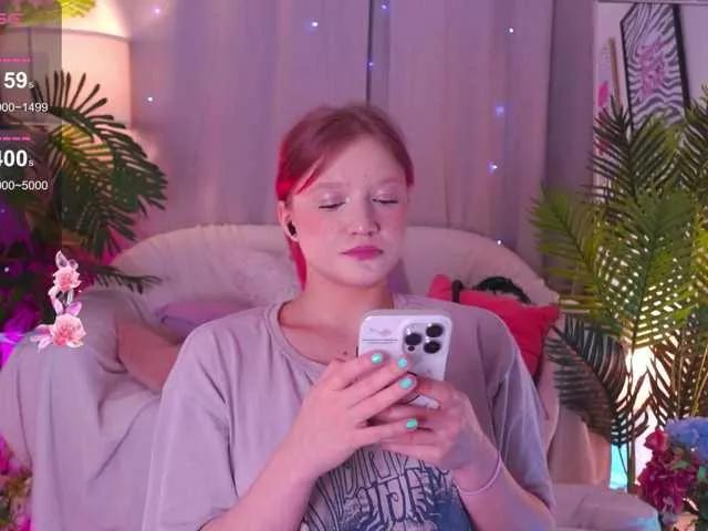 CrazyWine on BongaCams