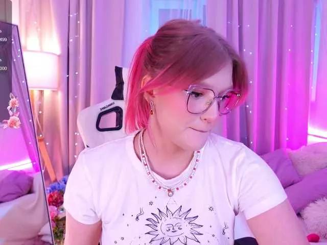 CrazyWine on BongaCams