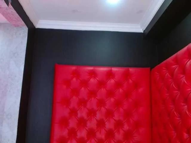 CrystalBrooke3x on BongaCams