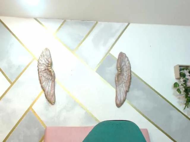 Cyrano-Roxana — a good beginning of prelude action and sensuousness around my body, and let ourselves be carried away by the moment and obtain strong sex