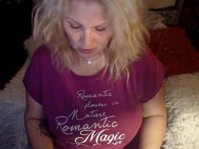 DivineBlond on BongaCams
