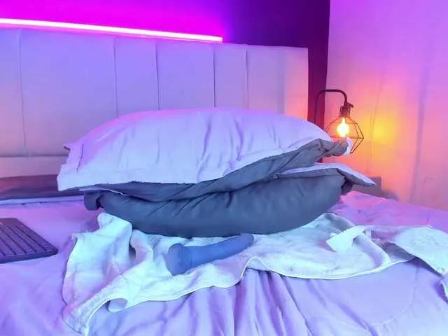 Freechat DollyWood- on BongaCams