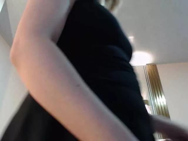 Emma-Blonde on BongaCams