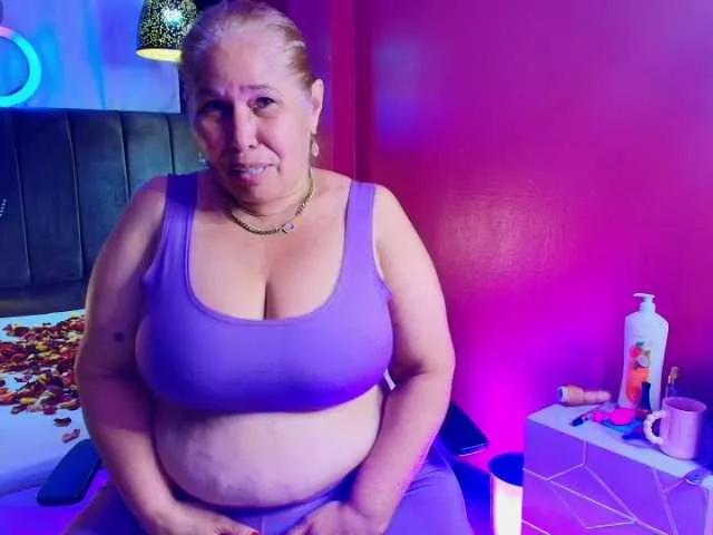 girl-amada on BongaCams