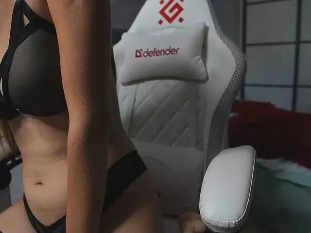 GoldenTeen20 on BongaCams