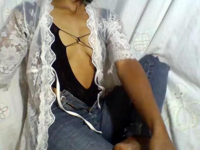 Imanoellah on BongaCams