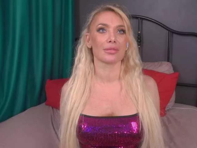 IsadoraDunkan on BongaCams