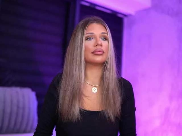 Freechat IvyRowa on BongaCams