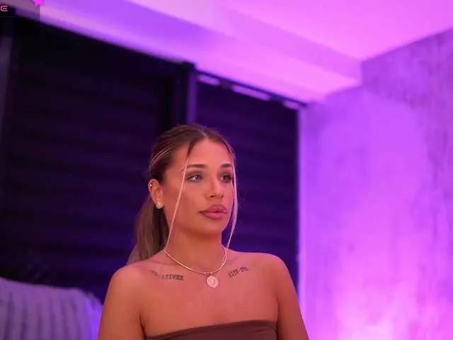 Freechat IvyRowa on BongaCams