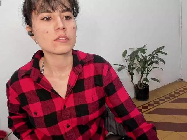 Freechat katiae on BongaCams