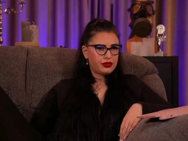 KellyKent on BongaCams