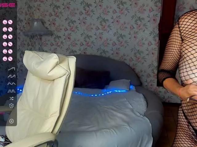 KiraRoxx on BongaCams