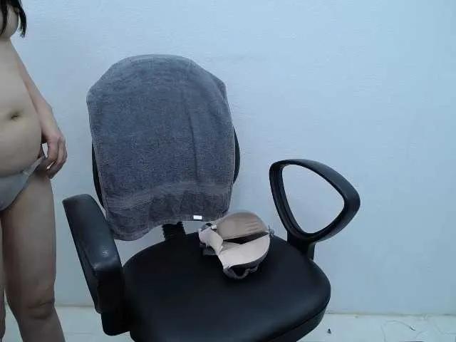 Freechat Lady-Young on BongaCams