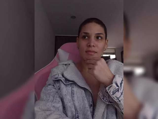 Freechat LauraR on BongaCams