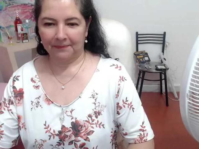 leonela on BongaCams
