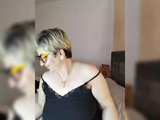 LuanaSexxxy on BongaCams