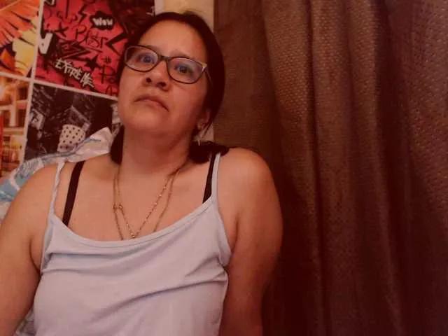 Freechat lucyLUxxx on BongaCams