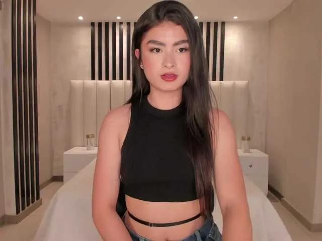 LucyWeiss on BongaCams