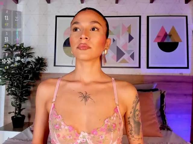 LunaRuso on BongaCams