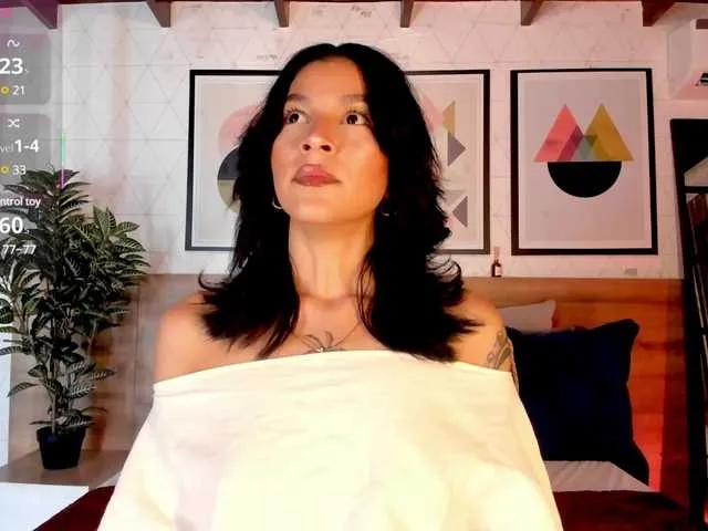 LunaRuso on BongaCams