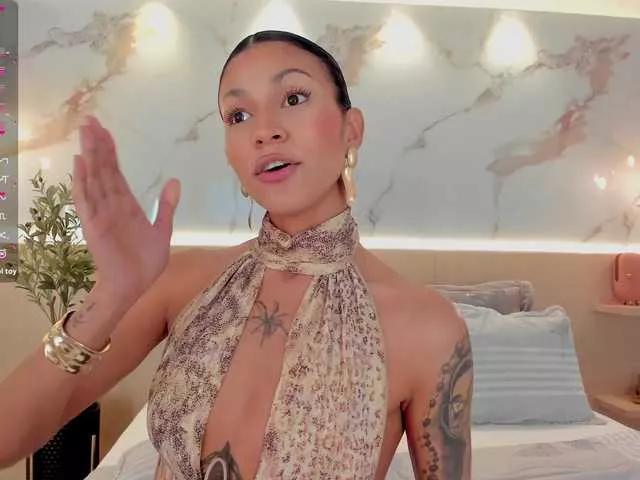 LunaRuso on BongaCams