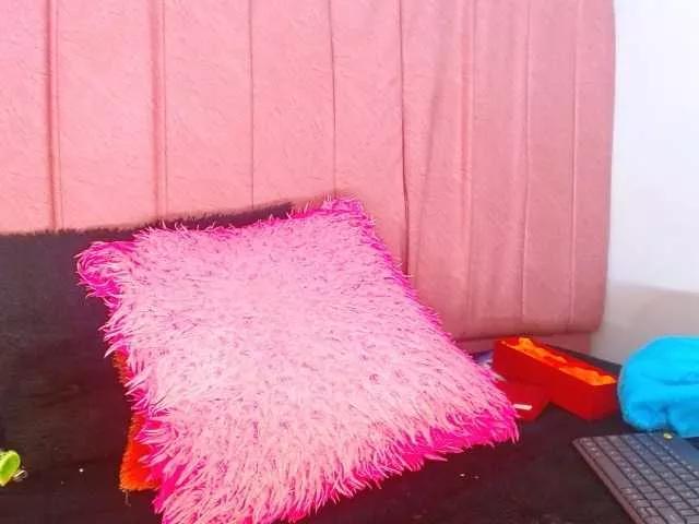 Freechat margiestrongg303av on BongaCams