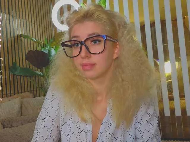 MiaLiaHot on BongaCams