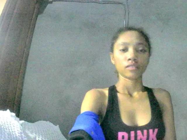 Monicaxa on BongaCams