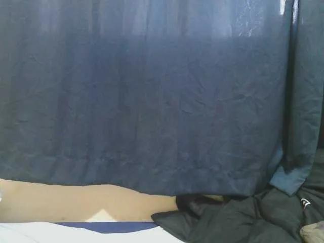 naughty-slender on BongaCams