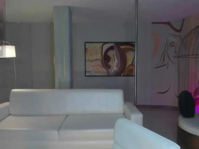 NiaHolland on BongaCams