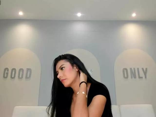 NiaSalvatore on BongaCams