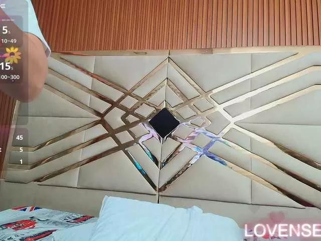 playfulcurvy on BongaCams