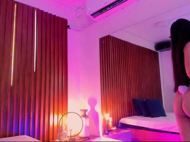 roxana-mill on BongaCams