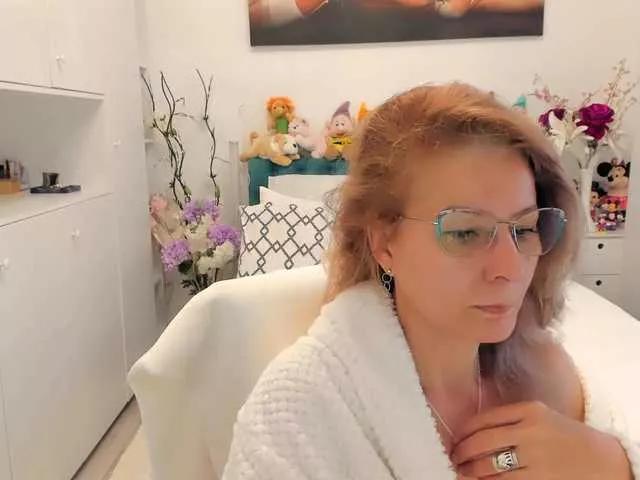 SalomeJade on BongaCams