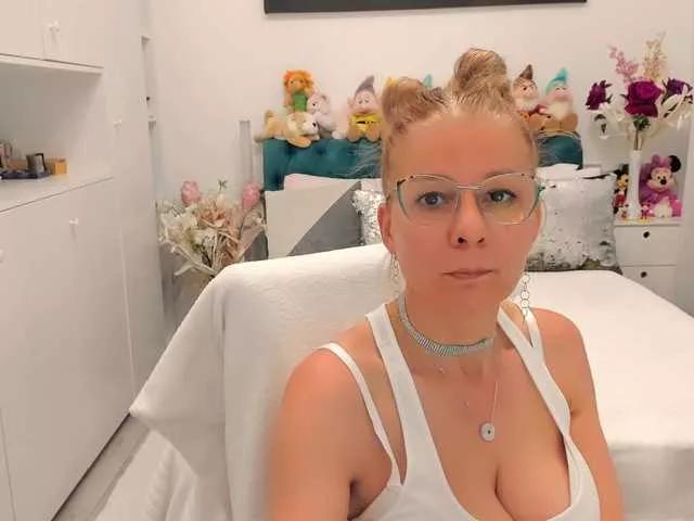 SalomeJade on BongaCams