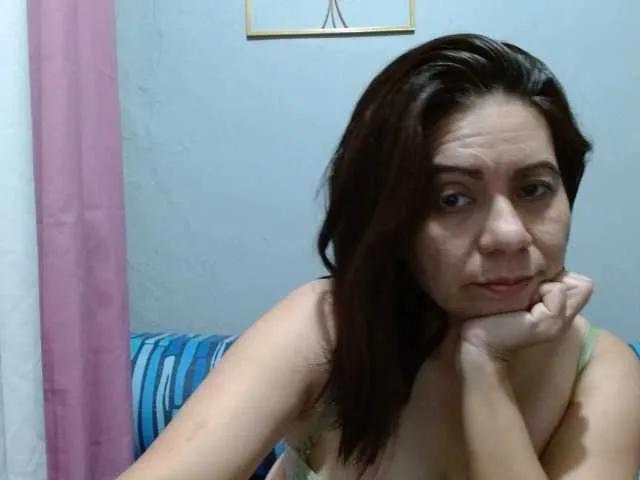 Freechat Scarletteb on BongaCams
