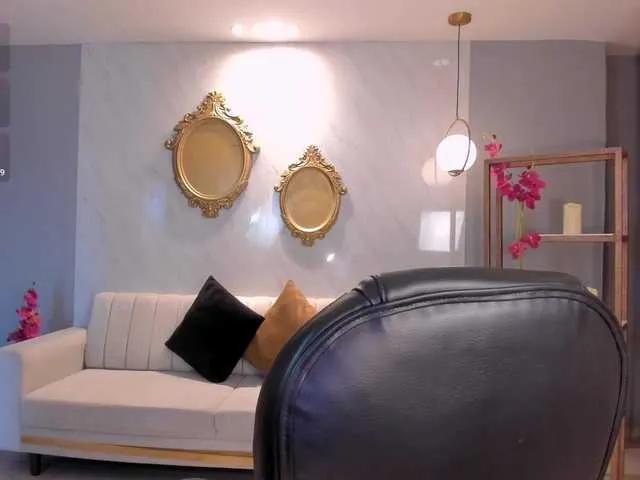 Freechat ToriCross on BongaCams