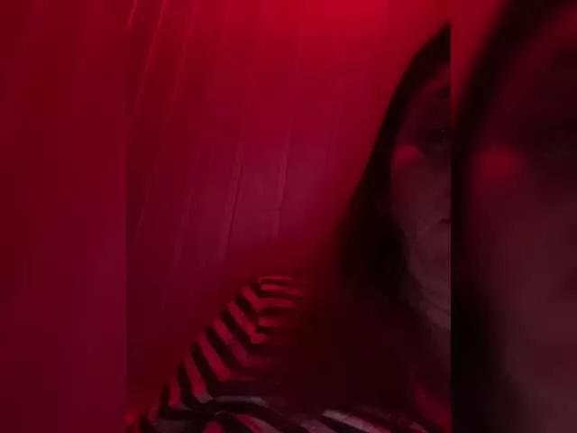 Freechat Vishenkakiss on BongaCams