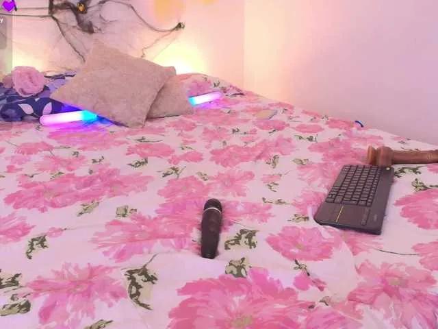 Freechat ZoeMonroe on BongaCams