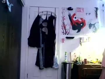 21yearsy0ung9icheshung on Chaturbate