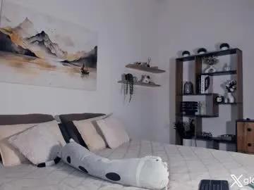 Freechat _golden_moon_ on Chaturbate