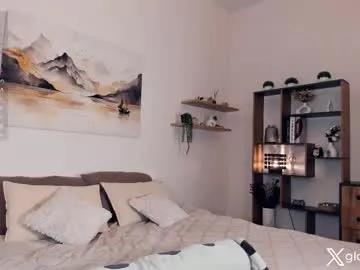 Freechat _golden_moon_ on Chaturbate