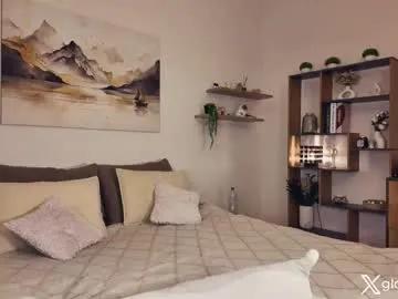 Freechat _golden_moon_ on Chaturbate