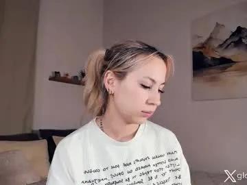 Freechat _golden_moon_ on Chaturbate