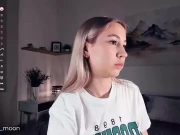Freechat _golden_moon_ on Chaturbate