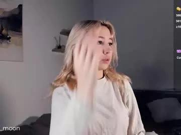 Freechat _golden_moon_ on Chaturbate